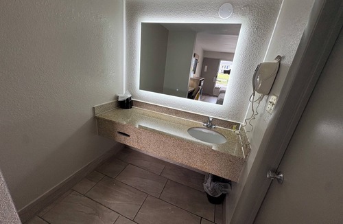 Ruther Glen Hotel | Days Inn by Wyndham Ruther Glen Kings Dominion Area