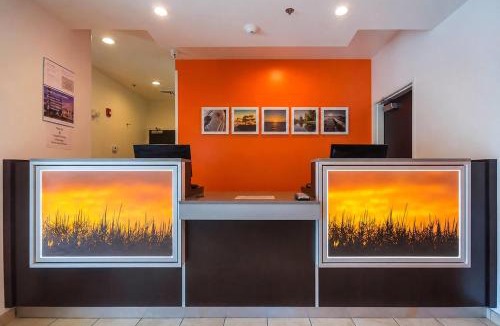 Roseland Hotel | Days Inn by Wyndham South Bend/Notre Dame