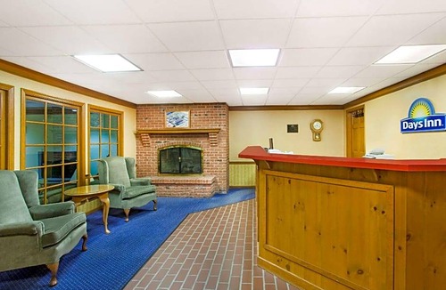 Auburn Hotel | Days Inn by Wyndham Auburn