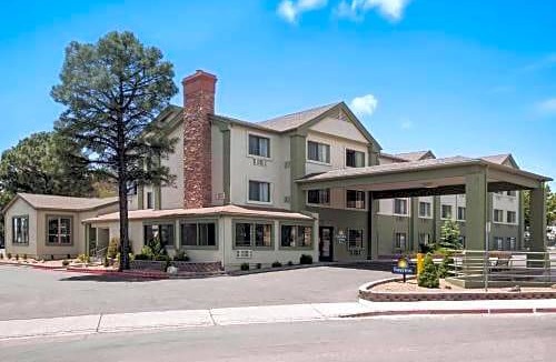 Flagstaff Hotel | Days Inn & Suites by Wyndham East Flagstaff