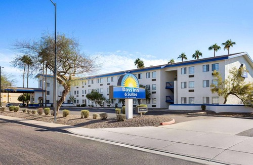Mesa Hotel | Days Inn & Suites by Wyndham Mesa Near Phoenix
