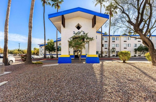 Mesa Hotel | Days Inn & Suites by Wyndham Mesa Near Phoenix