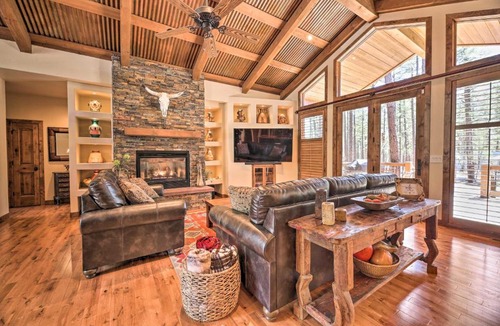 Mountain Pine Estates House | Deck + Fire Pit: Family-Friendly Lakeside Retreat