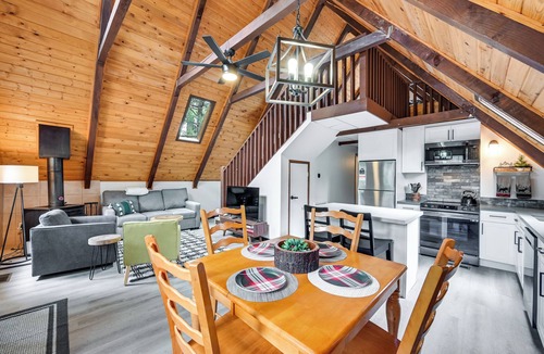 Munds Park Cabin | Deck & Grill: A-Frame Cabin in Munds Park!
