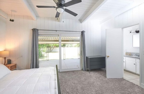 Tower District House | Del Mar Main House - Charming Home I 600Mbps Walk to Tower District