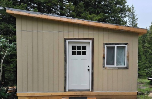 Babb Cabin | Delightful 2-bedroom cabin with AC in charming Babb