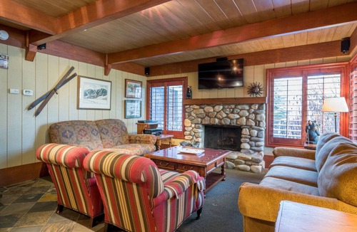 Elkhorn Condo | Delightful Sun Valley Condo with Mountain Views and WIFI