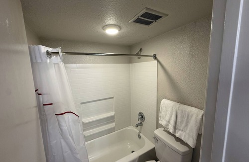Tucson Hotel | Deluxe Queen Suite — Affordable Comfort in a Convenient Location