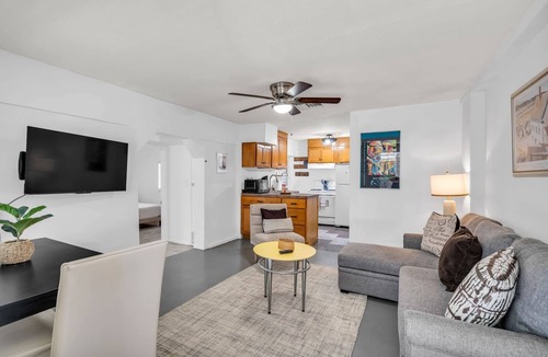 Rincon Heights Apartment | Desert Chic Summer Stay 2BR | Near UofA & Shows