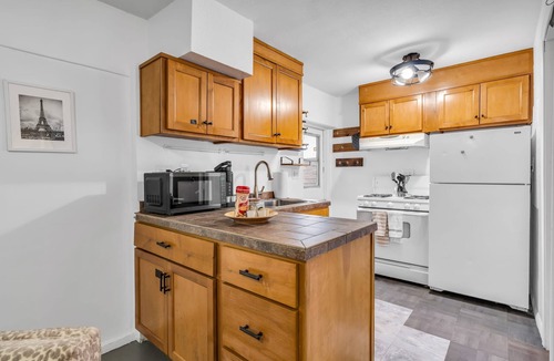 Rincon Heights Apartment | Desert Chic Summer Stay 2BR | Near UofA & Shows