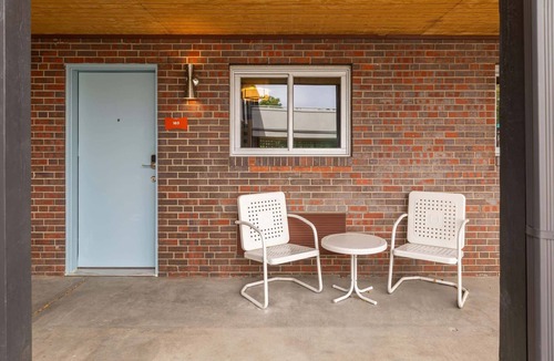 Hale Apartment | Desert Disco Dreams | La Vista Motel | 103