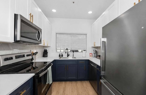 North Scottsdale Apartment | Desert Escape 2 Bedroom w Pool, Gym & Pickleball