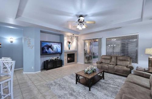 Tramonto House | Desert Escape with Private Pool and Jet Tub, 3BR Home
