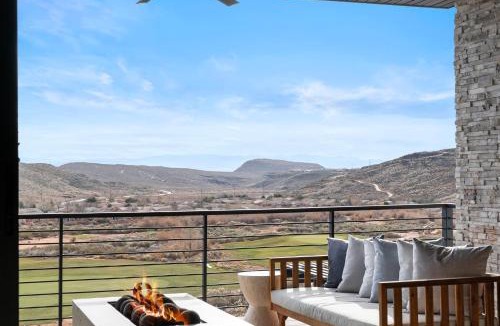 Washington House | Desert Isle Family Retreat - Private Pool & Hot Tub