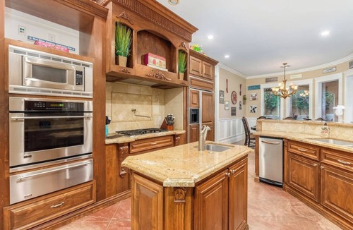 East Mesa House | Desert Paradise Retreat | Luxe 5BR w/Pool in Mesa