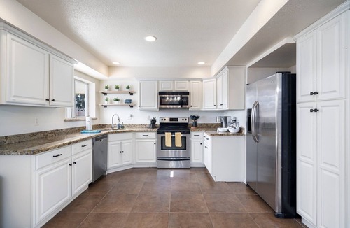 Tempe Gardens House | Desert Paradise w/2 masters, pool, & golf