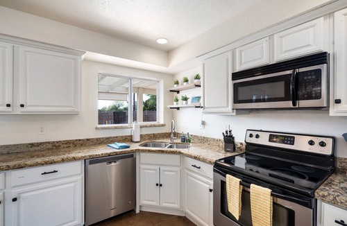 Tempe Gardens House | Desert Paradise w/2 masters, pool, & golf