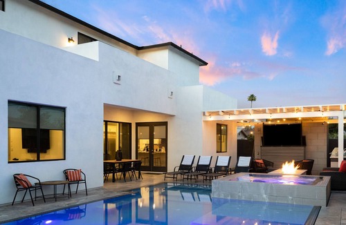 Southwest Village House | Desert Sky-Walk to oldtown! Sleep 15 in beds! Private pool, professional design!