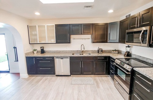Scottsdale Estates Six House | Desert Sunset - Old Town Scottsdale- Heated Pool! Yard Games! Sleeps 12!