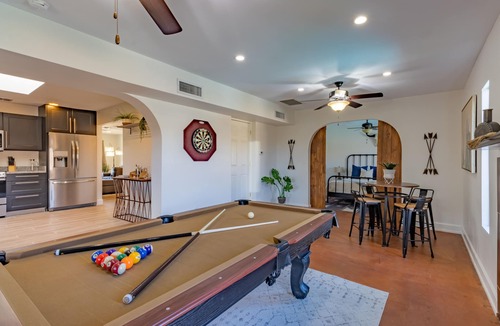 Scottsdale Estates Six House | Desert Sunset - Old Town Scottsdale- Heated Pool! Yard Games! Sleeps 12!