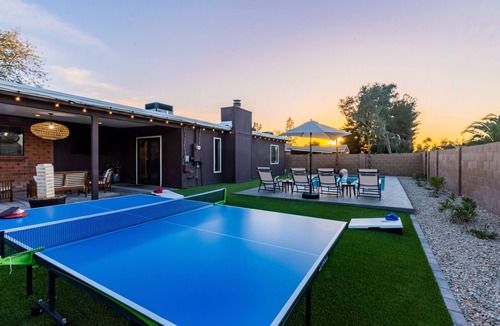 Scottsdale Estates Six House | Desert Sunset - Old Town Scottsdale- Heated Pool! Yard Games! Sleeps 12!
