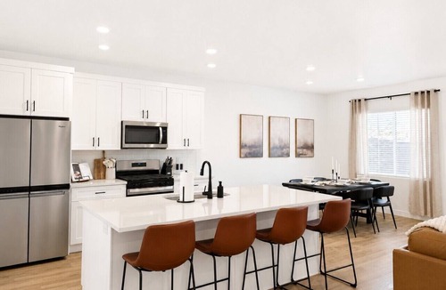 St. George House | Desert View | Luxury New Build in Long Valley