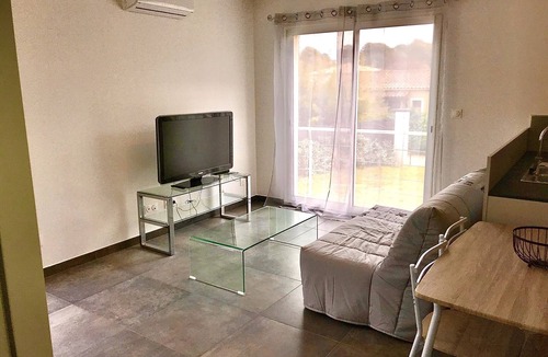 Mezzavia House | Detached villa with terrace 10 minutes from the beach.