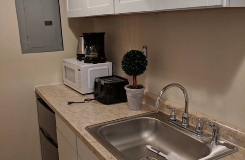 West Chester Apartment | Dimmick Apartment Retreat 1 Bed 1 bath Sleeps 3