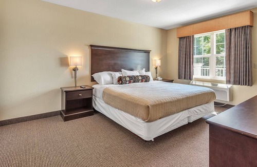 Kelleys Island House | Discover the Pristine Cunningham Suite at Kelleys Island 221