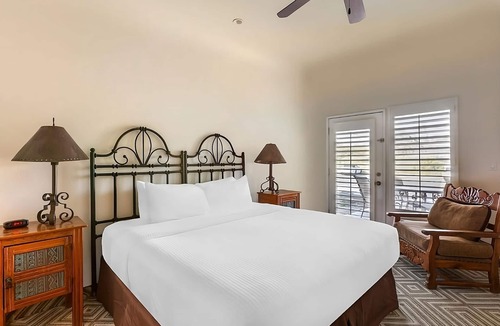 Cave Creek Hotel | Discover Your Retreat! Full Kitchen, Swimming Pool, Free Parking!