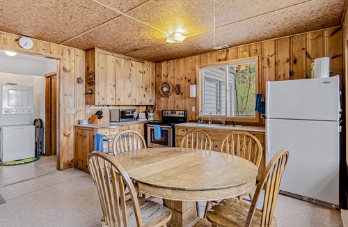 Worley House | Dog-Friendly Bayfront Home w/ Free WiFi, Two Large Decks, Private Dock, & Beach