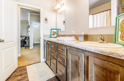 Prescott Valley House | Dog-friendly home & guest house with fenced yard, playground, & washer/dryer