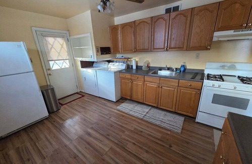 Jefferson Manor House | Dog-friendly house with huge yard in charming Alexandria