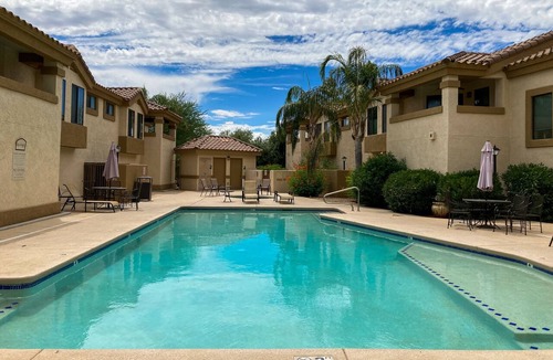 Tucson Condo | Dog-friendly mountain view condo with pool, gym, grill, fireplace, & sunroom