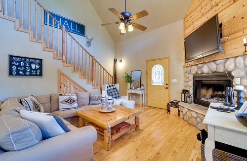 Eagar Cabin | Dog-Friendly Nutrioso Cabin w/Wraparound Porch!
