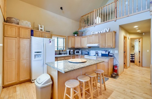 Eagar Cabin | Dog-Friendly Nutrioso Cabin w/Wraparound Porch!