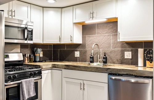 Winona Lake Apartment | Dog-friendly, Short Walk to Grace, Village, Trails | Fast Wi-Fi & Workspace