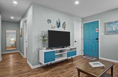 Emerald Isle House | Dog Friendly - Walk to Bogue Inlet Pier