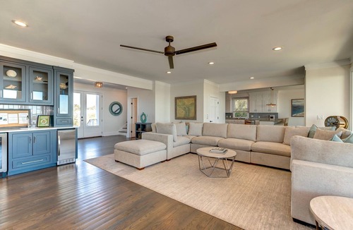 Isle of Palms House | 🐬'Dolphin Manor' ~ OCEAN FRONT, PRIVATE POOL, HOT TUB, PUTTING GREEN ⛳️!