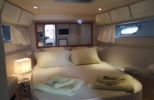 Porto-Vecchio Boat Rental | Dormir sur un Yacht de 16 Mètres