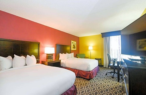 North Chesterfield Hotel | Doubletree by Hilton Richmond-Midlothian
