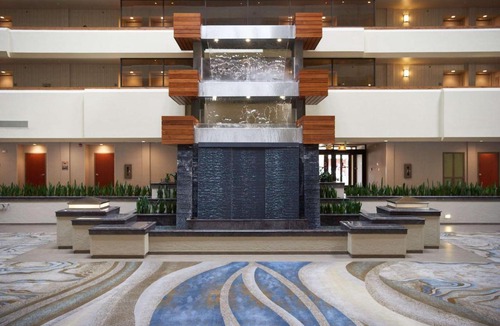 Downtown Hotel | DoubleTree by Hilton Fresno Convention Center