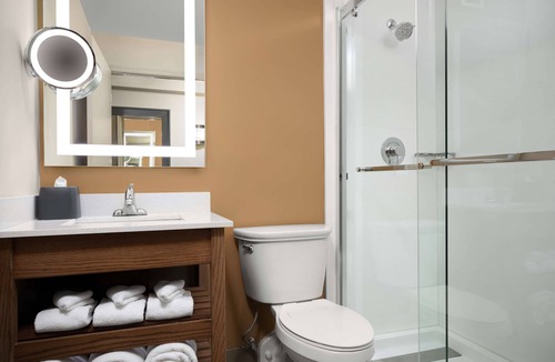 Greensboro Hotel | DoubleTree by Hilton Greensboro Airport