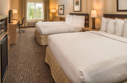 Oak Hills Hotel | DoubleTree by Hilton Portland - Beaverton