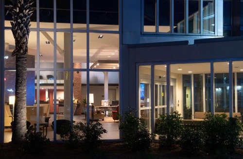 North Charleston Hotel | DoubleTree Hotel & Suites Charleston Airport