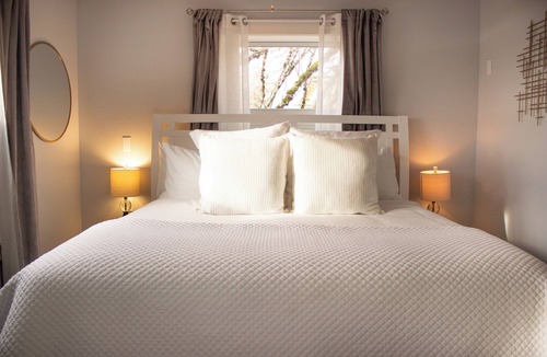 McMinnville Apartment | Douglas on Third Corner Suite-Adorable Apartment on 3rd St. McMinnville #14