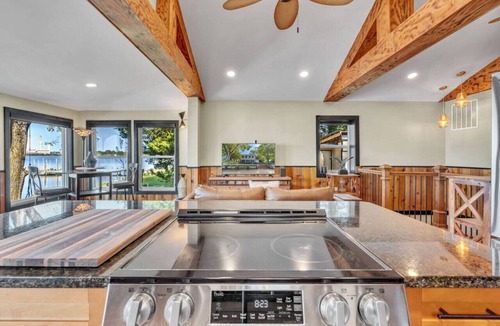 Barstow House | Downs By The River W/beautiful views of Sunset!