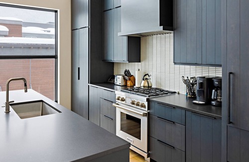 Jackson Condo | Downtown Jackson Luxury Retreat w/Hot Tub, Fireplace & Views