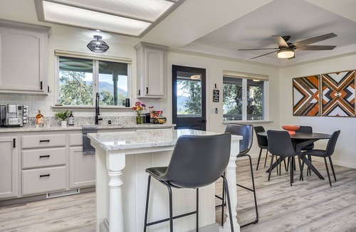 Kelseyville House | Downtown Kelseyville home l GREAT backyard w/hot tub & AMAZING Konocti views!