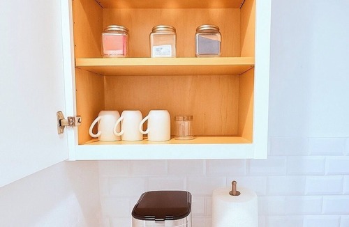 Globe Apartment | Downtown Loft, Wi-Fi, Pet Friendly, Walk to Cafes, Remote Work Ready, Laundry